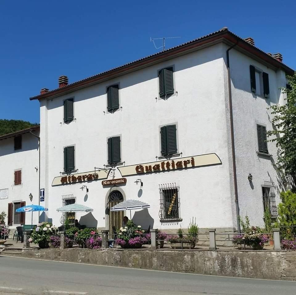 Albergo Ristorante Gualtieri Барберино-ди- Муджелло Экстерьер фото