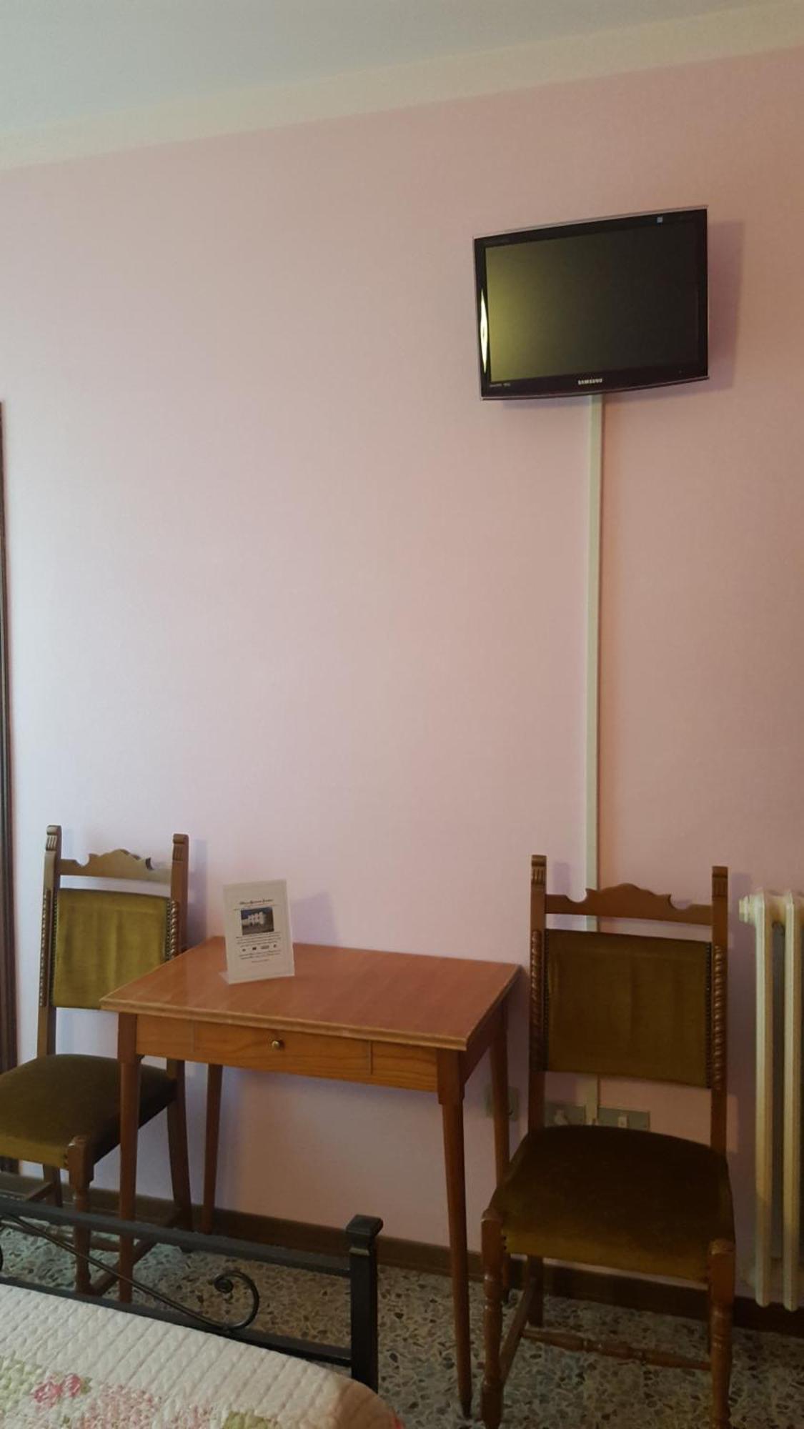 Albergo Ristorante Gualtieri Барберино-ди- Муджелло Номер фото