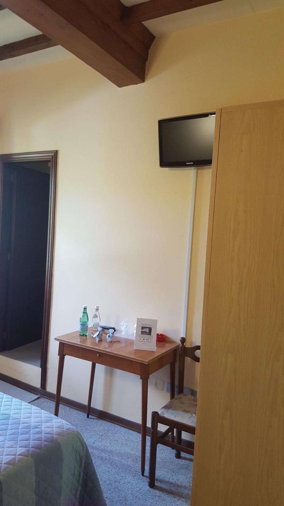 Albergo Ristorante Gualtieri Барберино-ди- Муджелло Номер фото