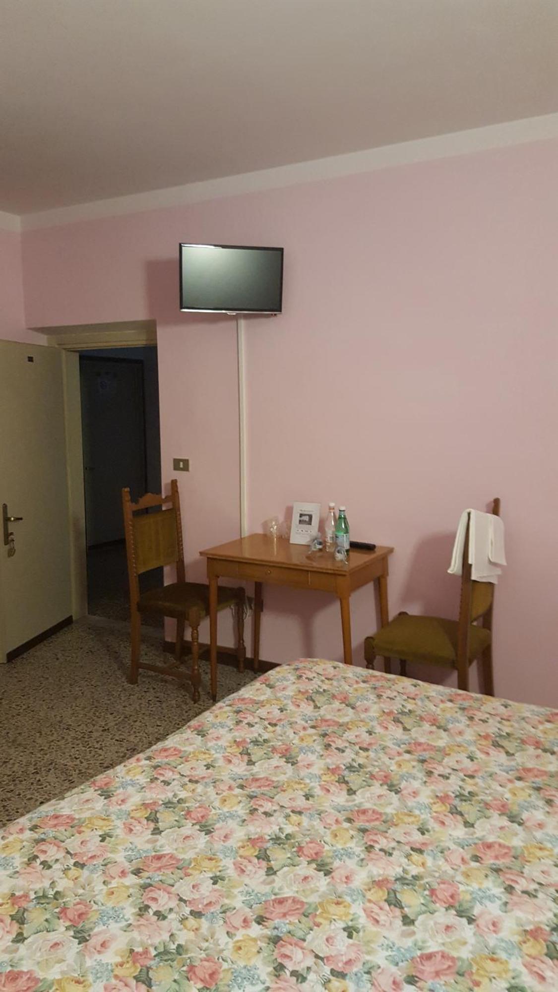 Albergo Ristorante Gualtieri Барберино-ди- Муджелло Номер фото