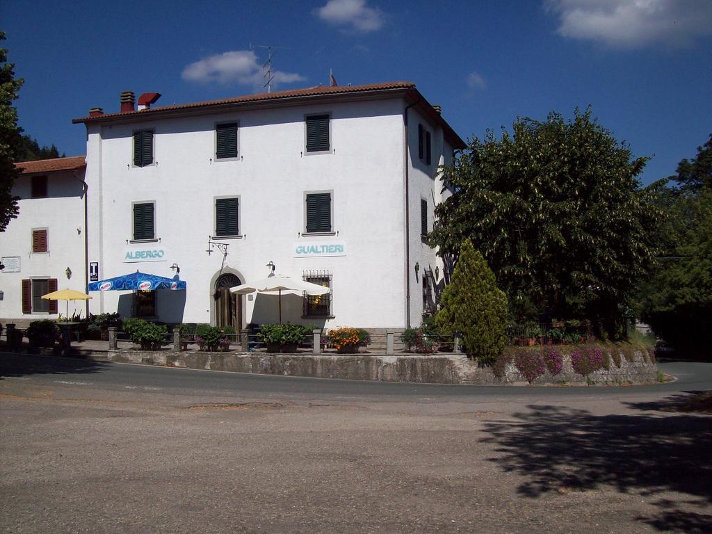 Albergo Ristorante Gualtieri Барберино-ди- Муджелло Экстерьер фото